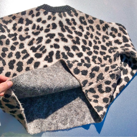 H&M Animal Print Sweatshirt/Sweater Lightweight Size XS (Extra Small) - Picture 7 of 13